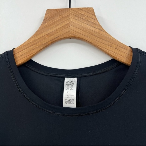 Spanx Go Lightly Cropped Tank in Black Size XL - Picture 5 of 10